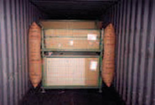 Staupolstersäcke zwischen Ladung und Wand - sicher und fest für den Transport